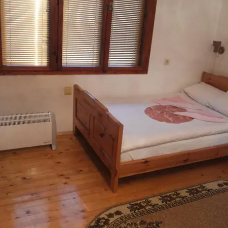 за гости сакалиеви 3* Триград