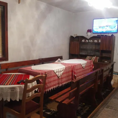 Къща за гости за гости сакалиеви 3*
